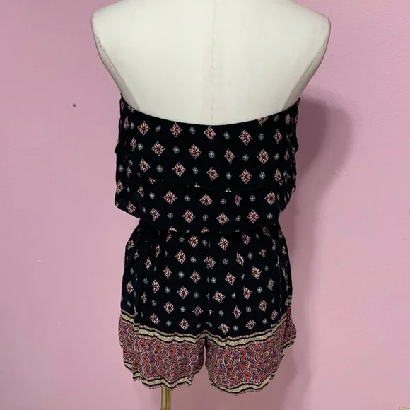 Hollister Black Strapless Patterned Romper XS - Picture 6 of 10